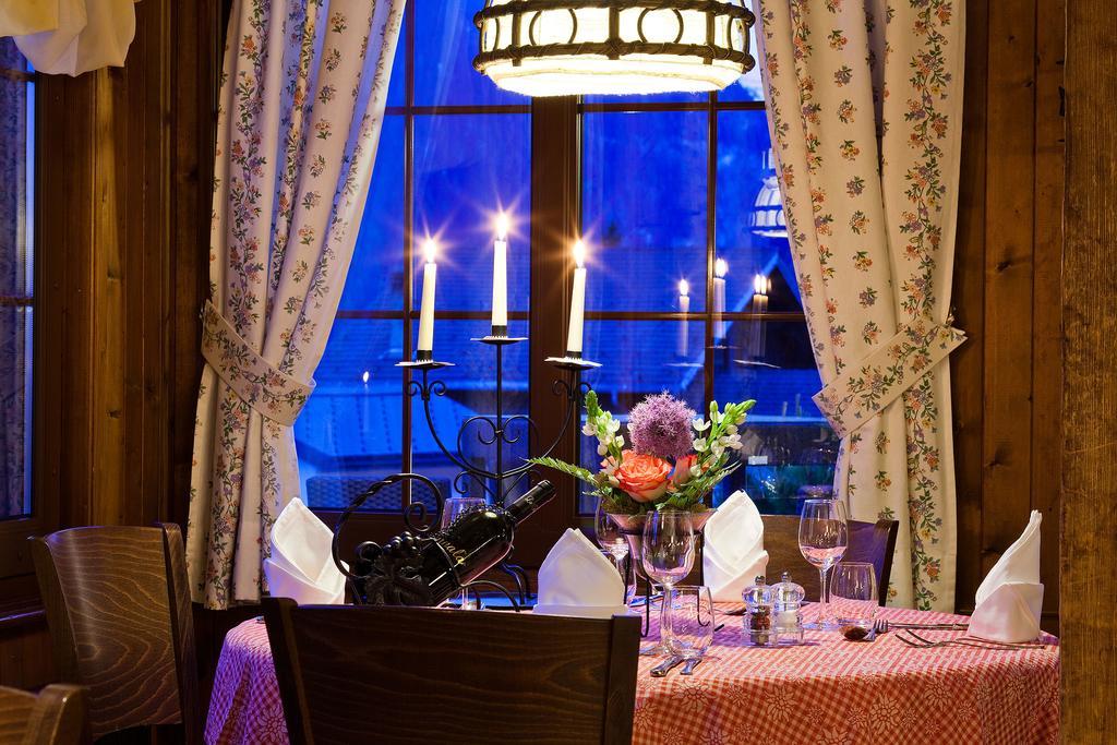 Hotel Aux Mille Etoiles Salvan Esterno foto