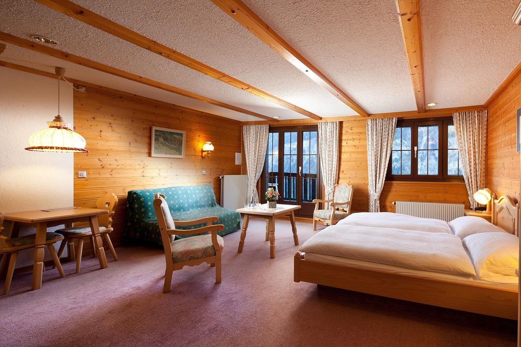 Hotel Aux Mille Etoiles Salvan Esterno foto